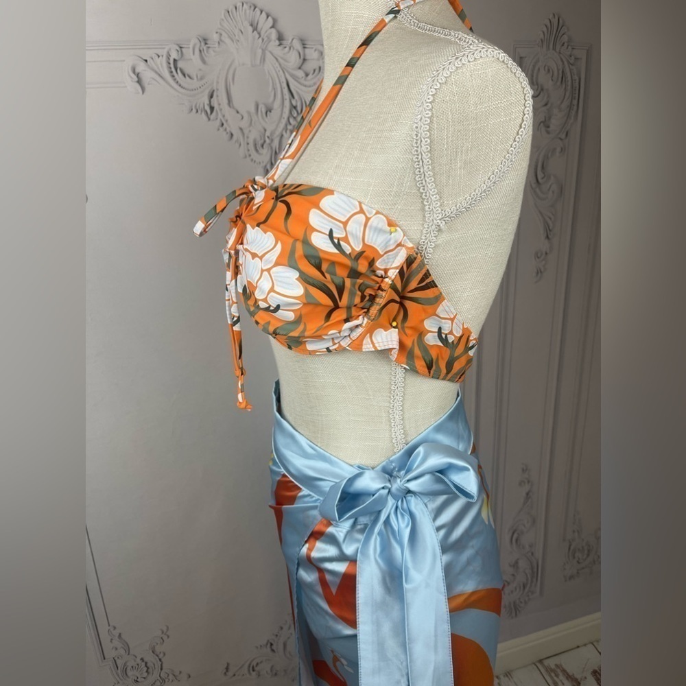 Three Piece-Set Bali Floral Bikini Swimsuit and Pareo Coverup - Picture 10 of 11